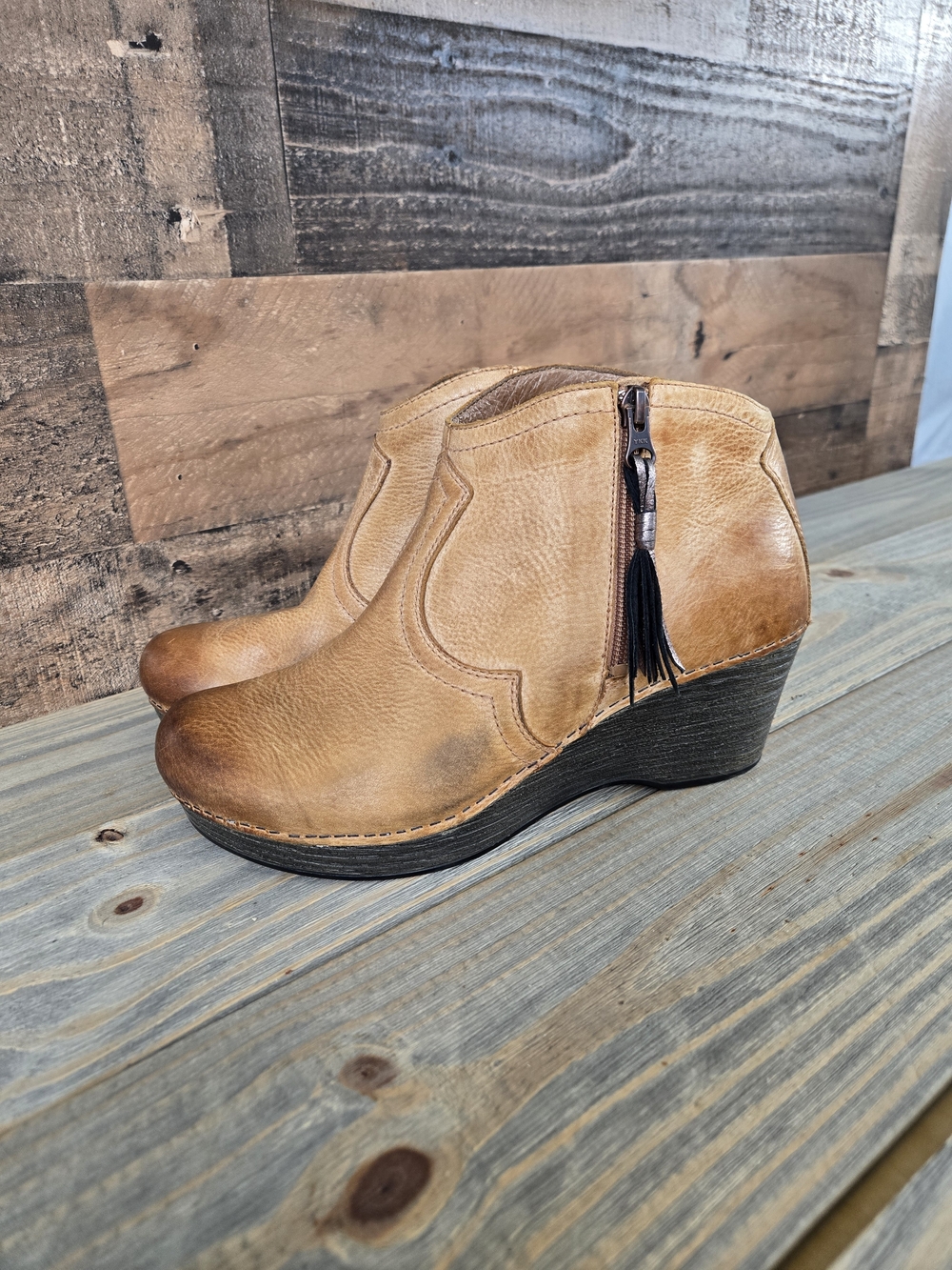 Dansko Veronica ankle booties, honey distressed leather Women’s Size 40 - Picture 5 of 11